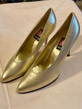 Anne Klein Vintage Metallic Gold Pointed-Toe Pumps